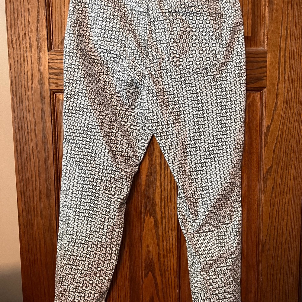 Lightweight fun pattern pants